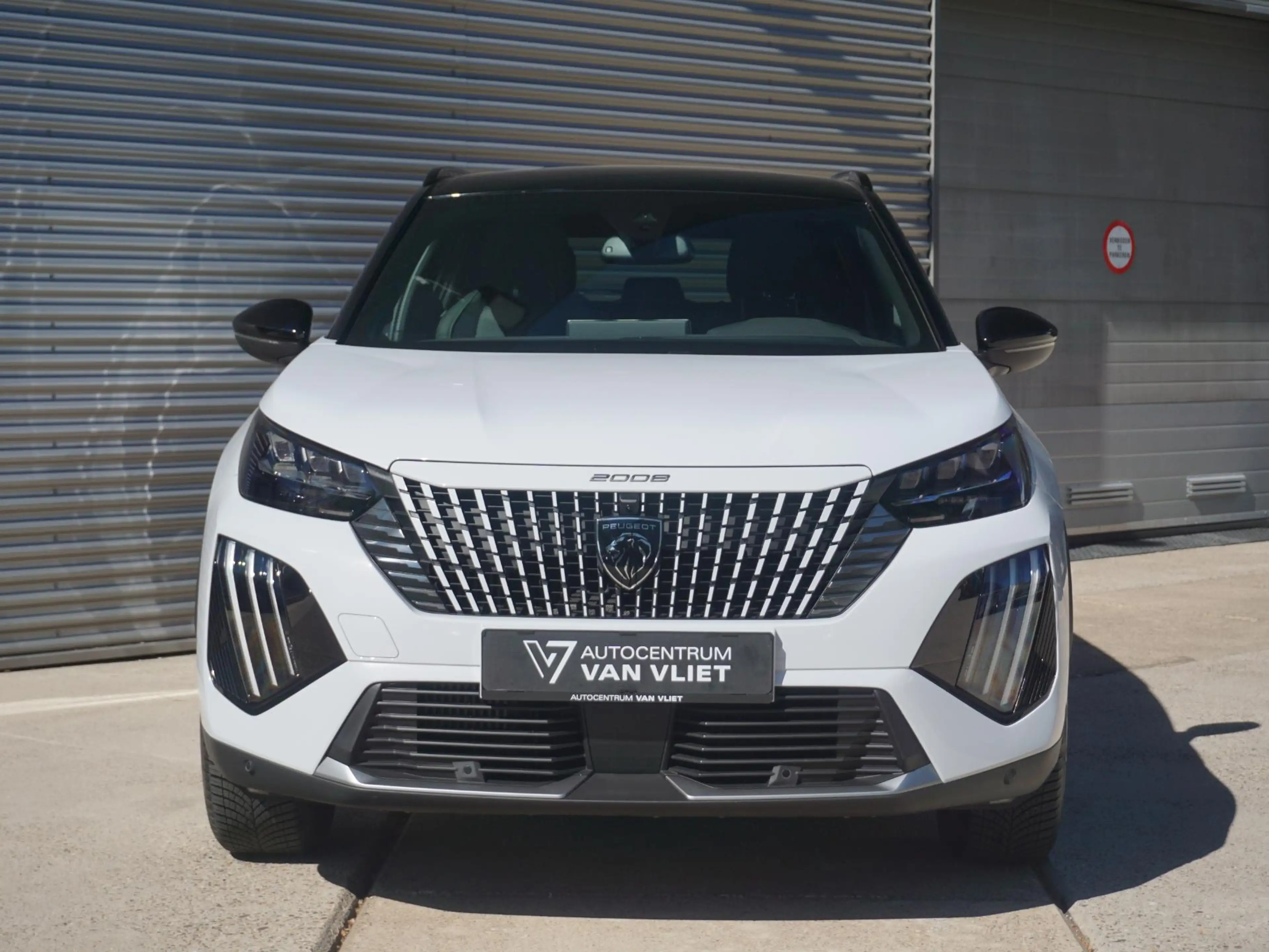 Peugeot 2008 1.2 Hybrid 145 GT 360 Camera — photo 3
