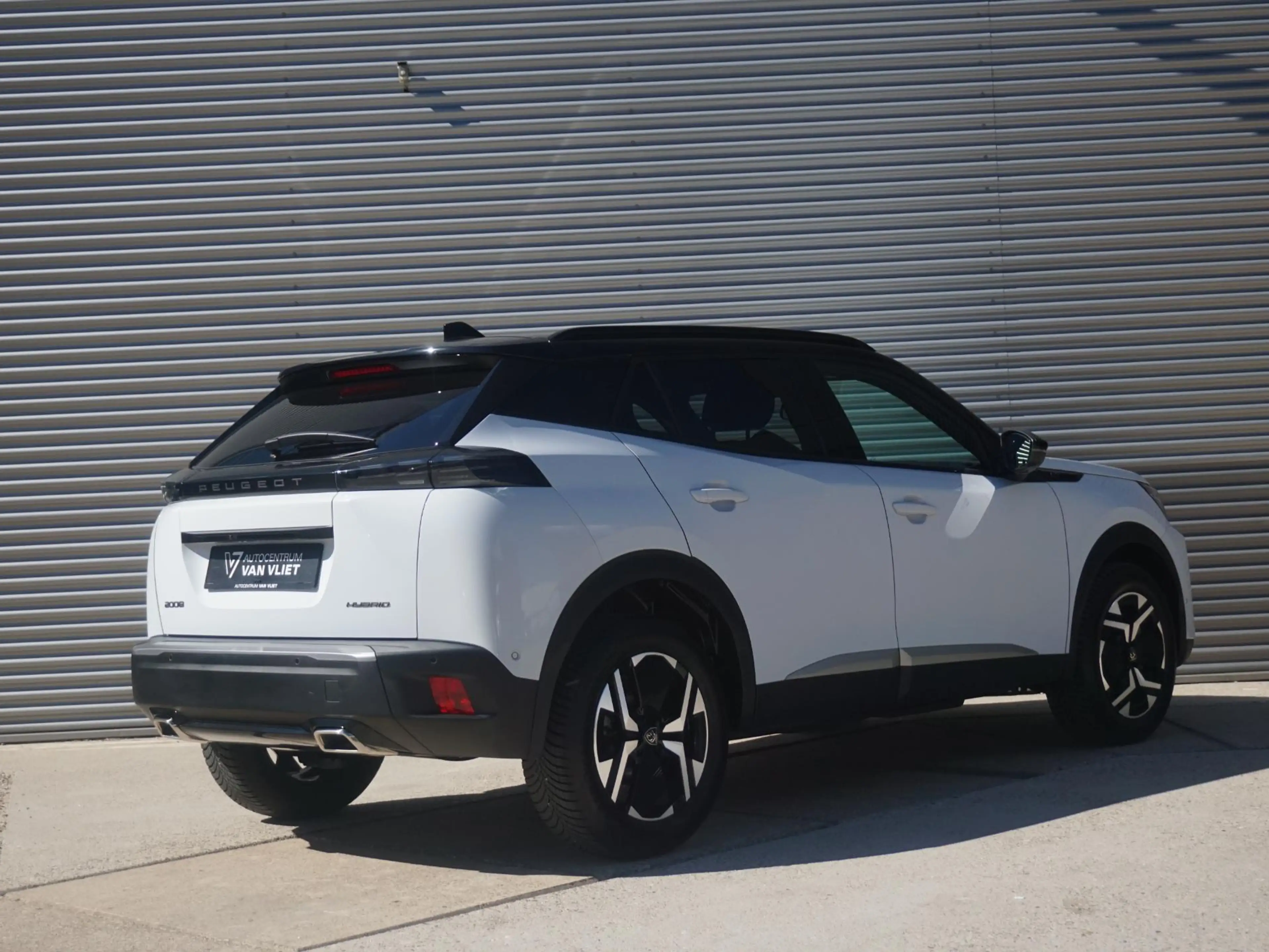 Peugeot 2008 1.2 Hybrid 145 GT 360 Camera — photo 2
