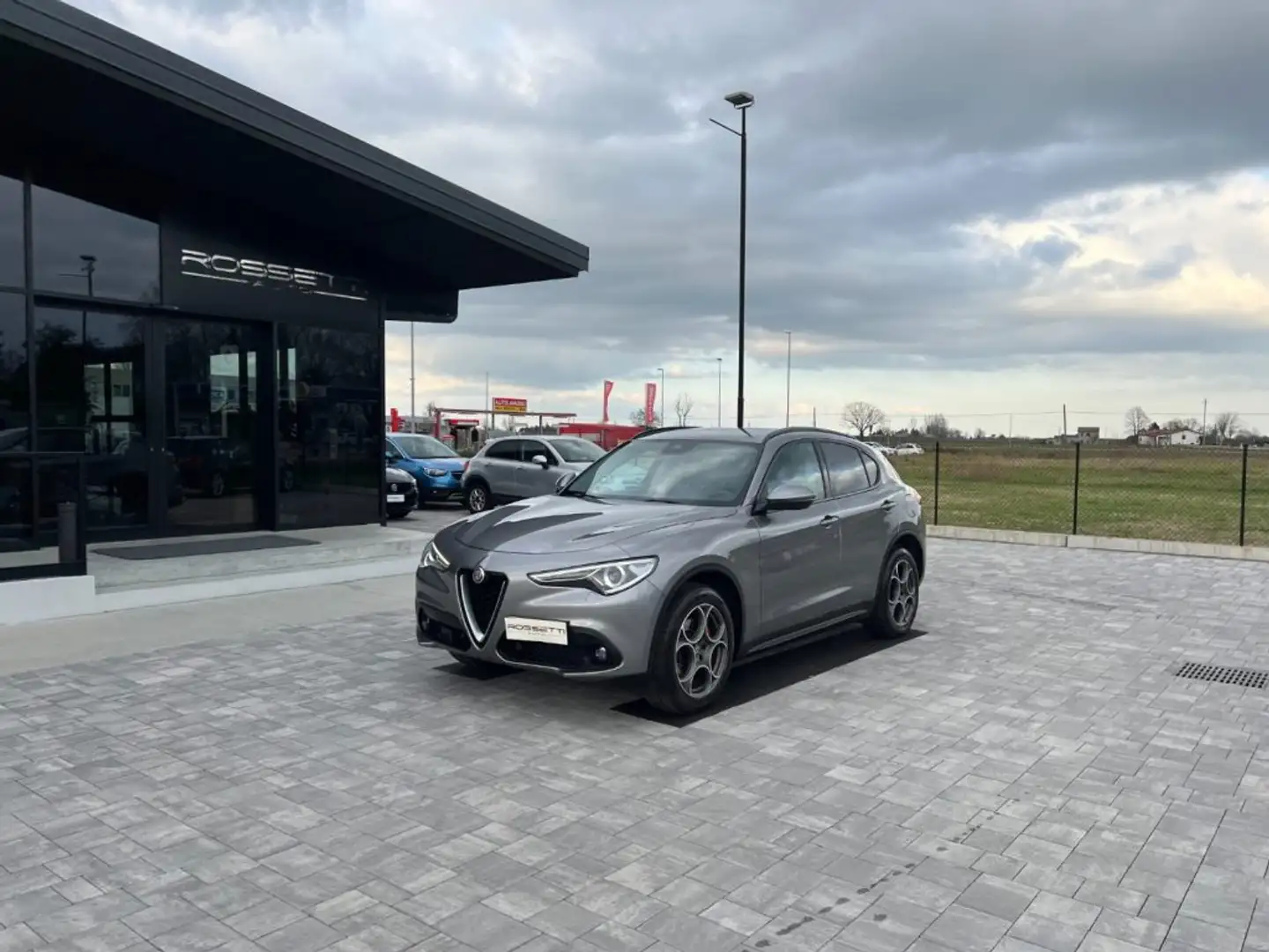 Alfa Romeo Stelvio 210 CV AT8 Q4 Executive Gris - 2