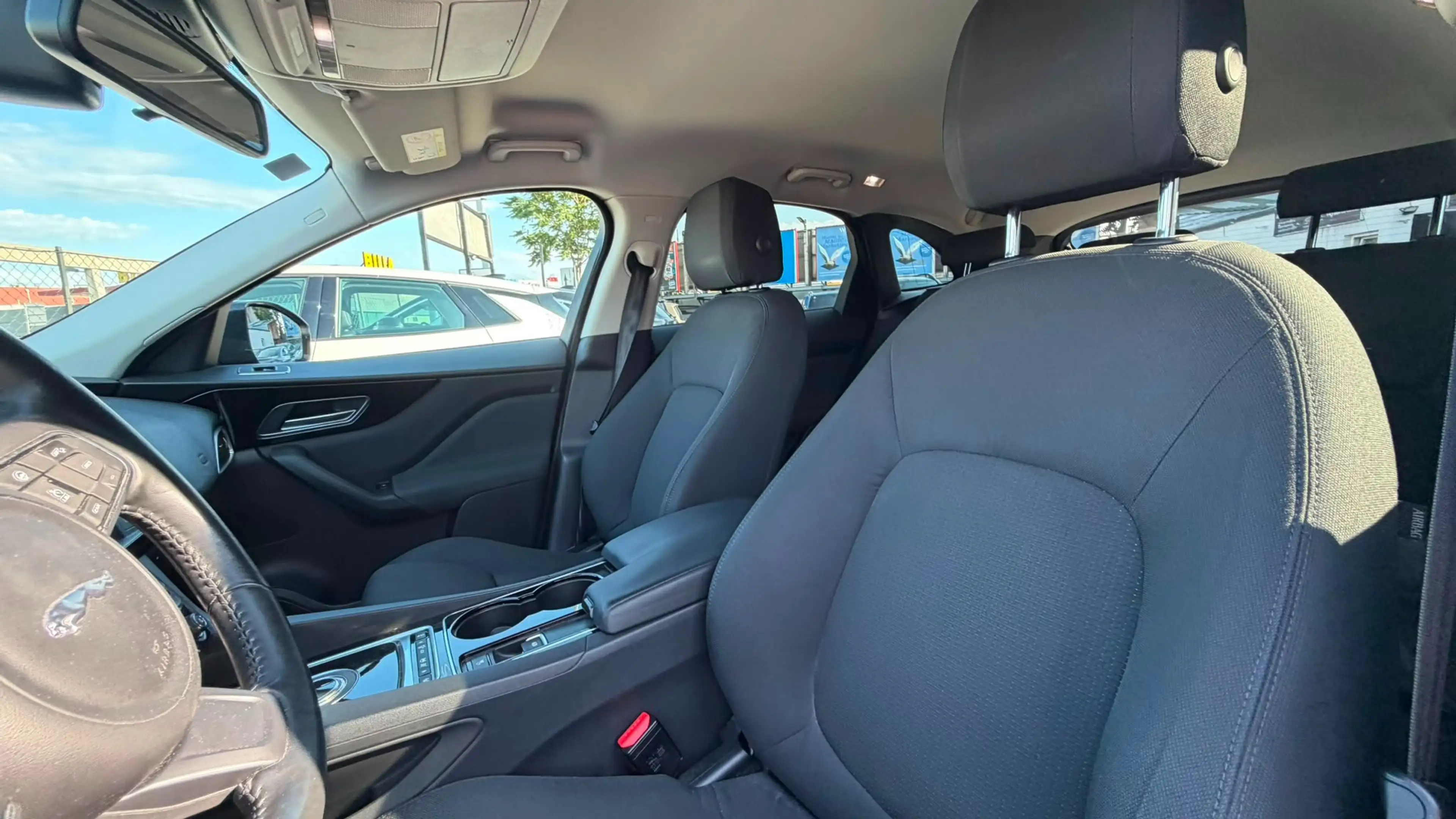 Jaguar F-Pace 20d AWD Pure 179PS Allrad TOPZustand mit Kamera — photo 5