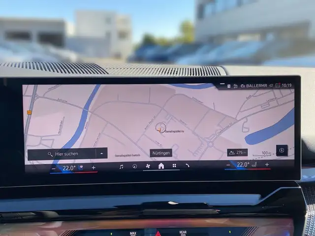 BMW 5 Series view 9