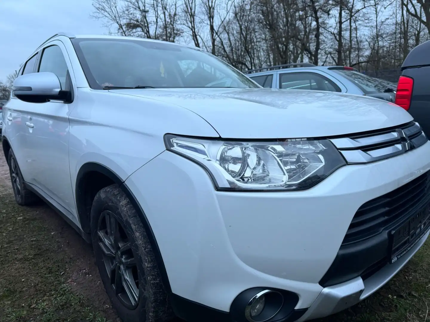 Mitsubishi Outlander Diamant Edition 4WD Wit - 1