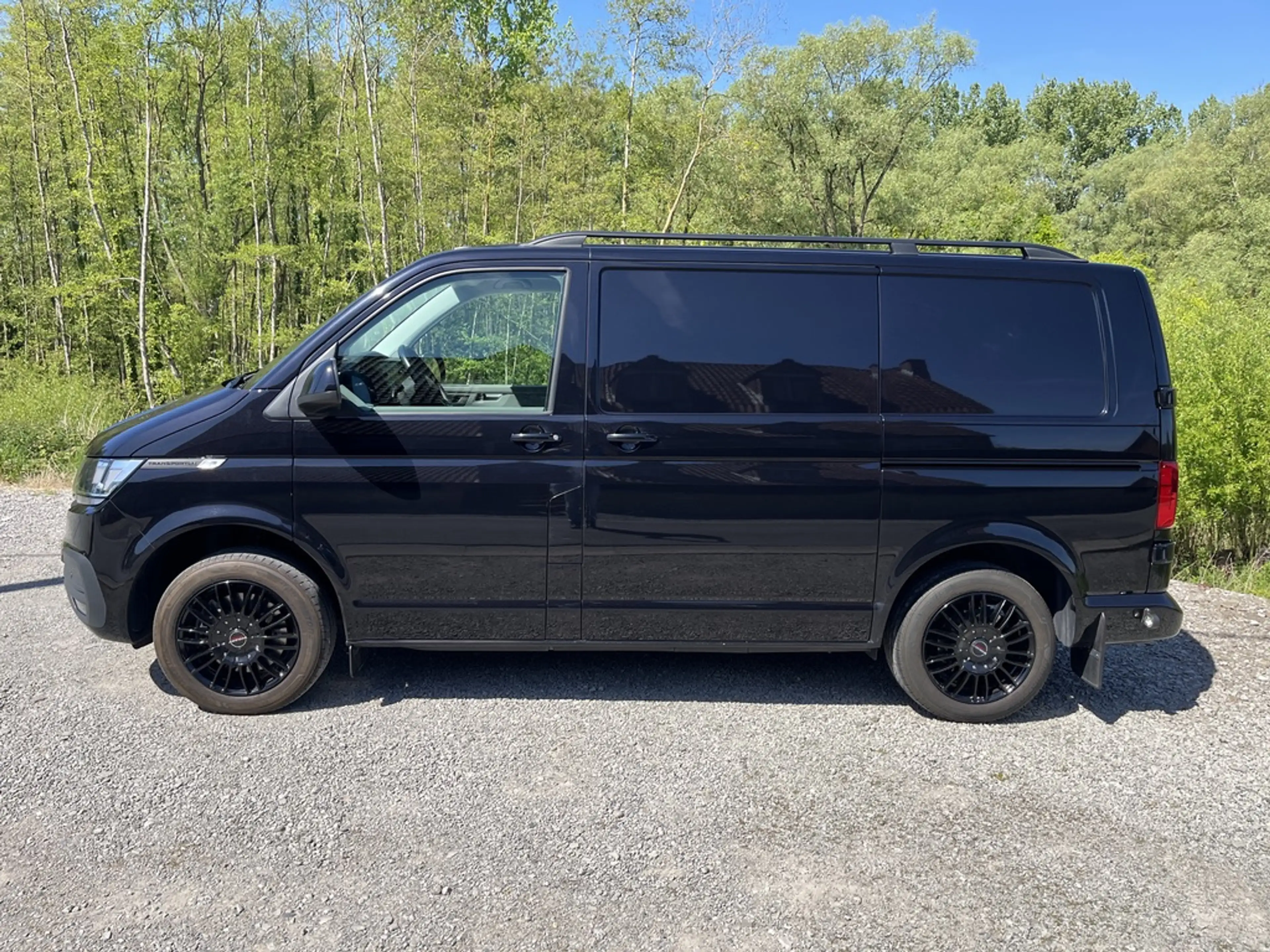 Volkswagen T6.1 Transporter DSG 204PK 2023 36.163€ ex btw BLACK EDITION — photo 3