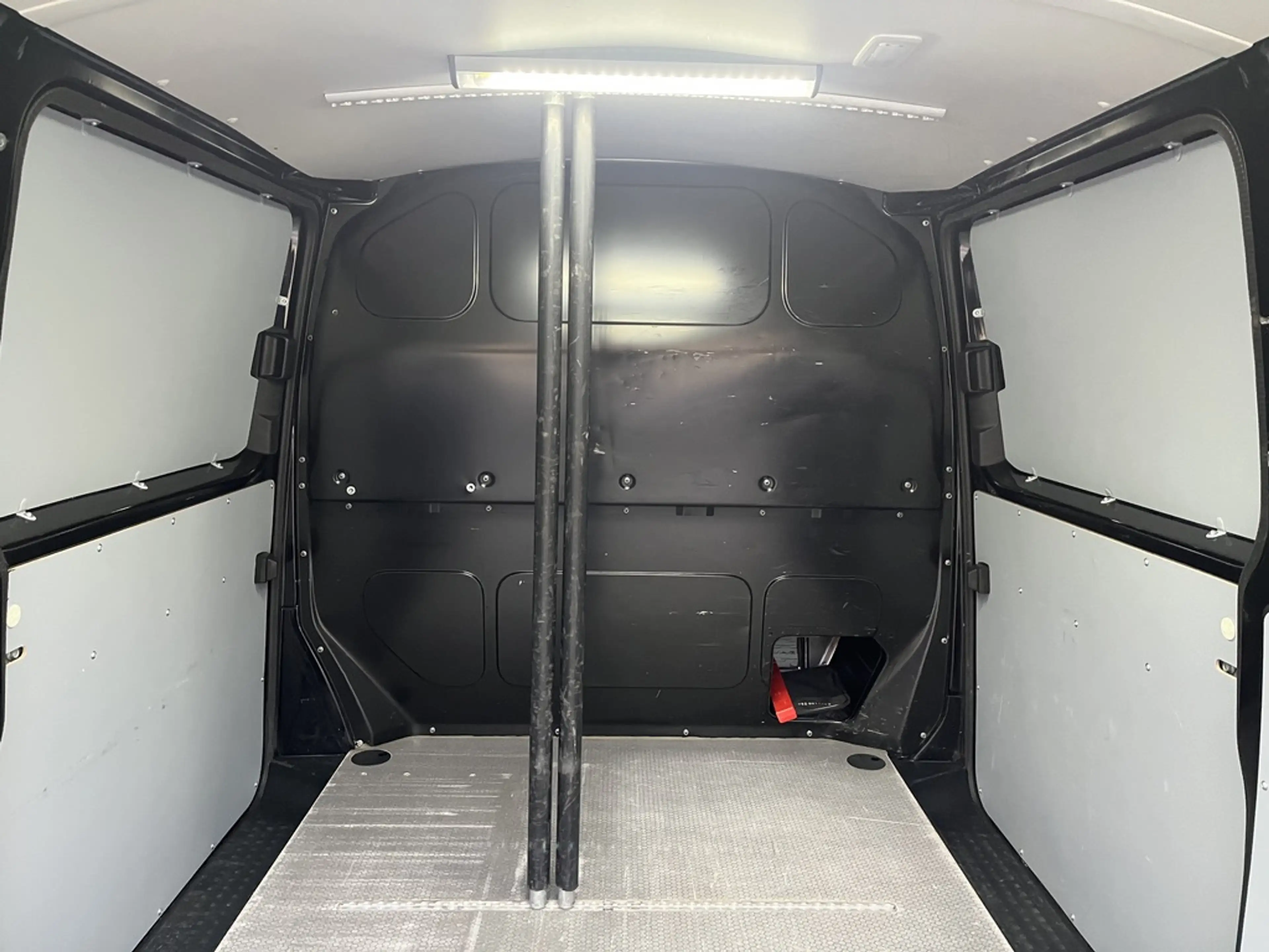 Volkswagen T6.1 Transporter DSG 204PK 2023 36.163€ ex btw BLACK EDITION — photo 15