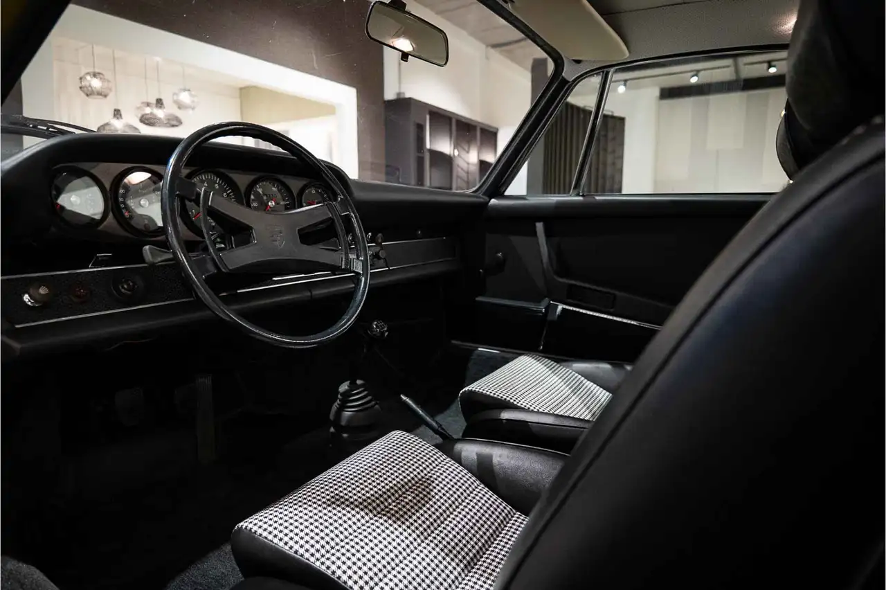 Porsche 911 2.4 T Coupé Fully restored 2021 - NEW condition, foto 2