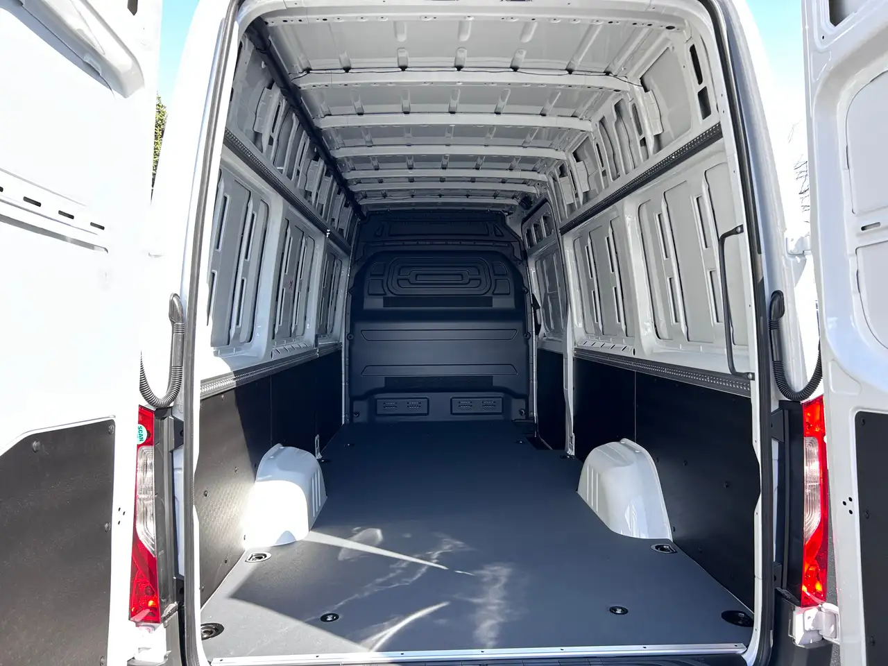 Mercedes-Benz Sprinter снимка Mercedes-Benz Sprinter