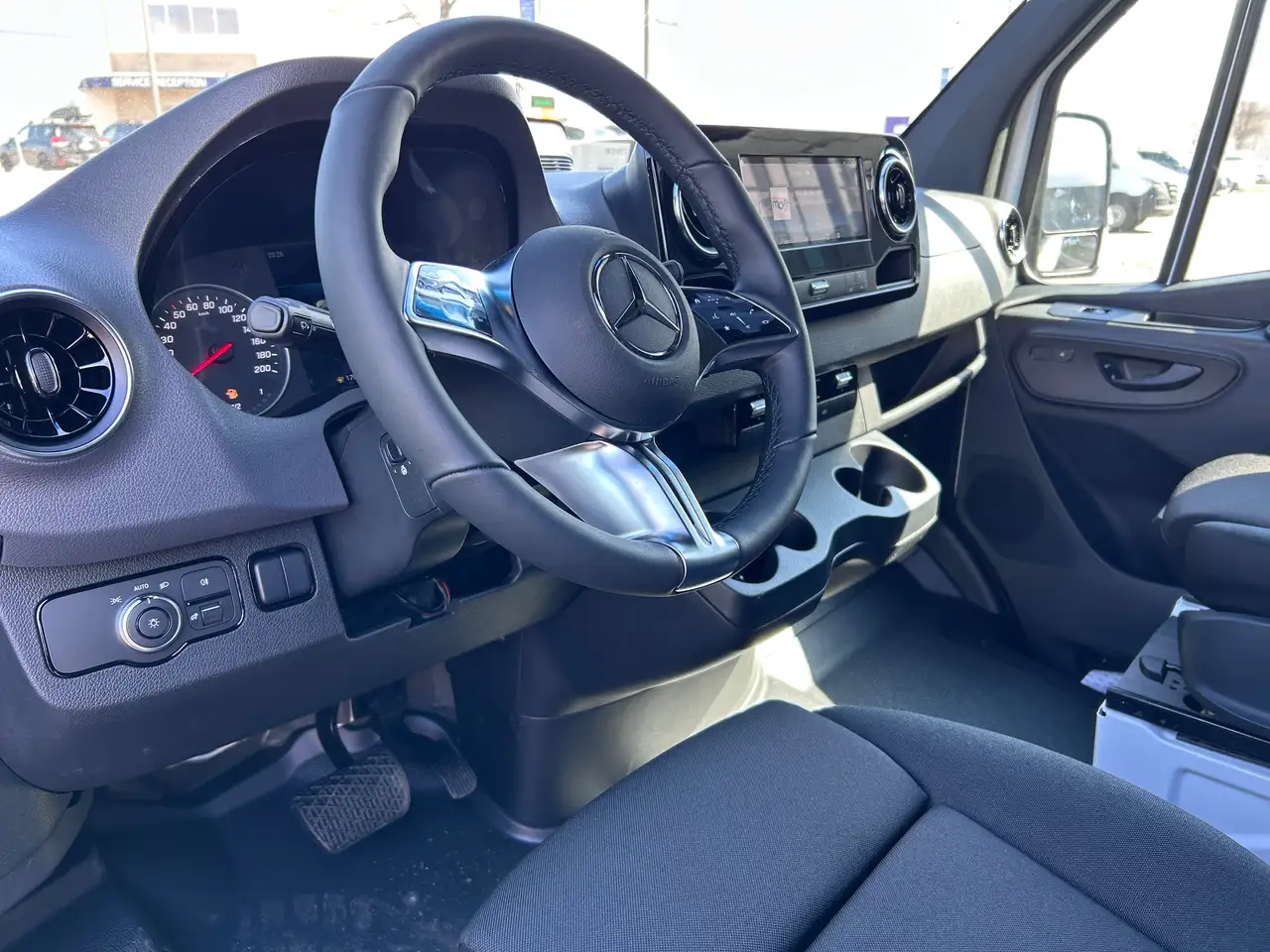 Mercedes-Benz Sprinter снимка Mercedes-Benz Sprinter