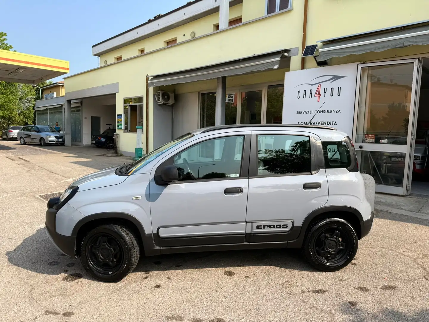 Fiat Panda Panda 1.2 City Cross s GPL 1 PROPRIETARIO! Grijs - 2