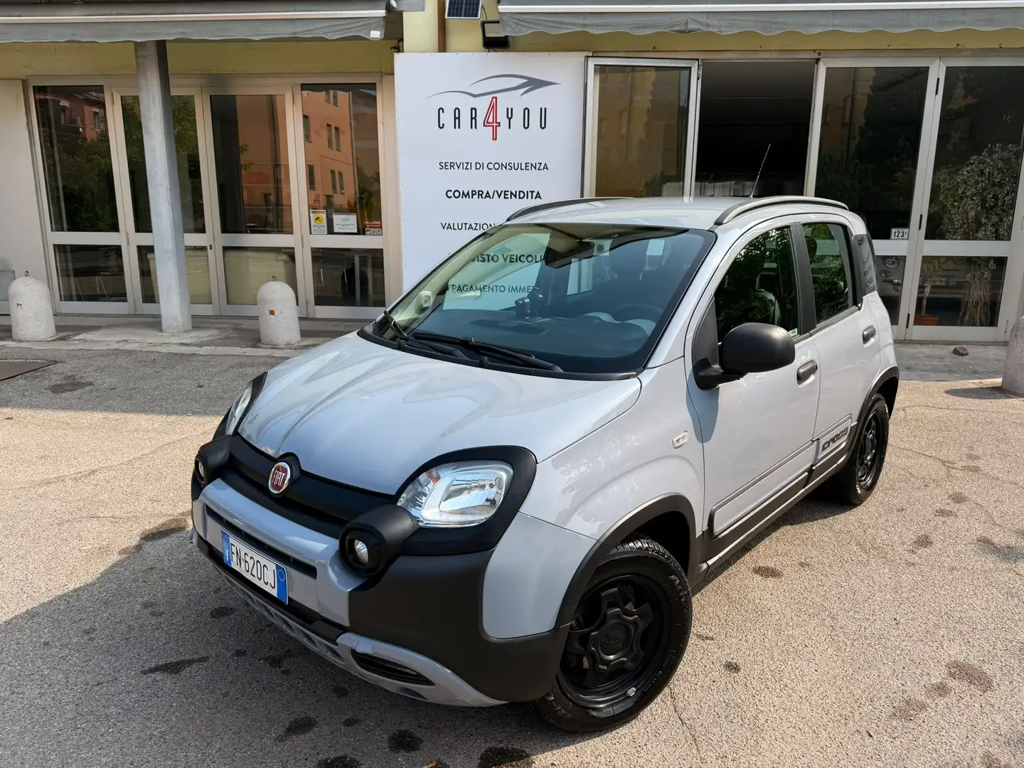 Fiat Panda Panda 1.2 City Cross s GPL 1 PROPRIETARIO! Grijs - 1