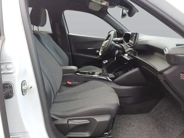 Peugeot 2008 view 11