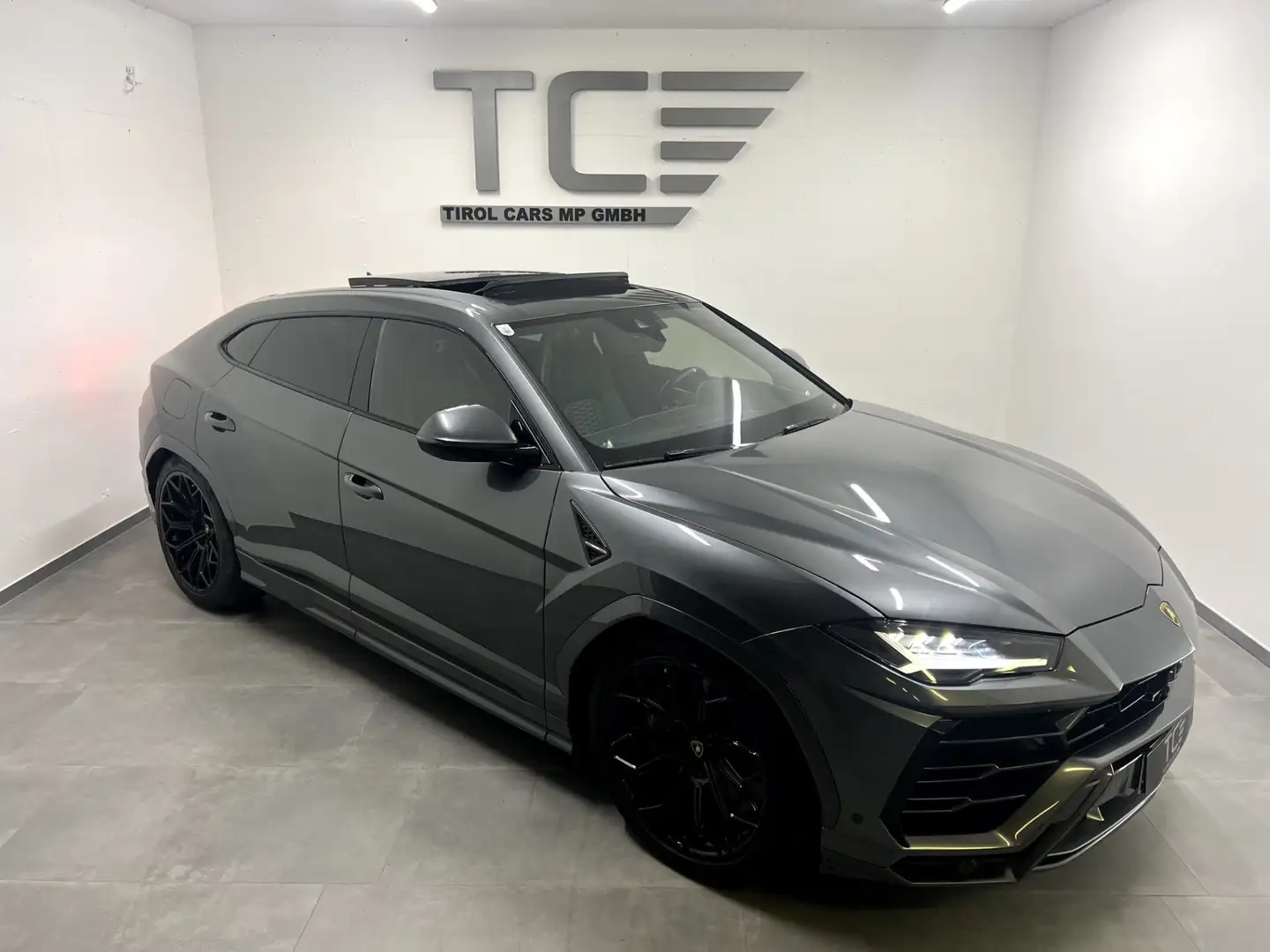 Lamborghini Urus AWD Aut. Carbon, B&O, Massage, Pano,... Grau - 1