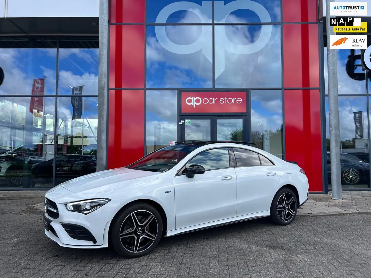 Mercedes-Benz CLA 250 e AMG/Panorama/Nightpakket Blanco - 1