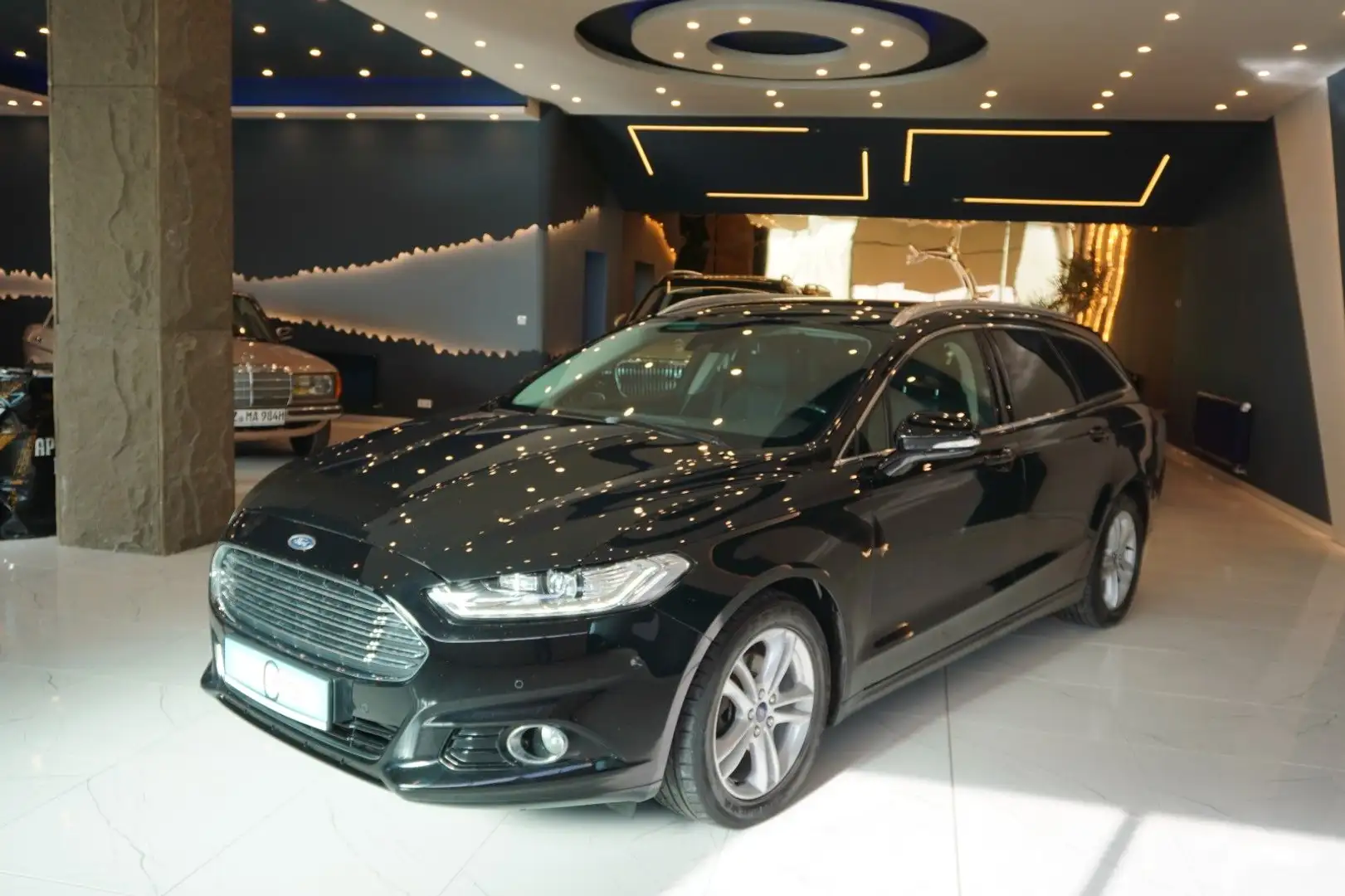 Ford Mondeo Titanium 2.0 TDCI+LED+KeyLess+Kamera+Lede Schwarz - 1