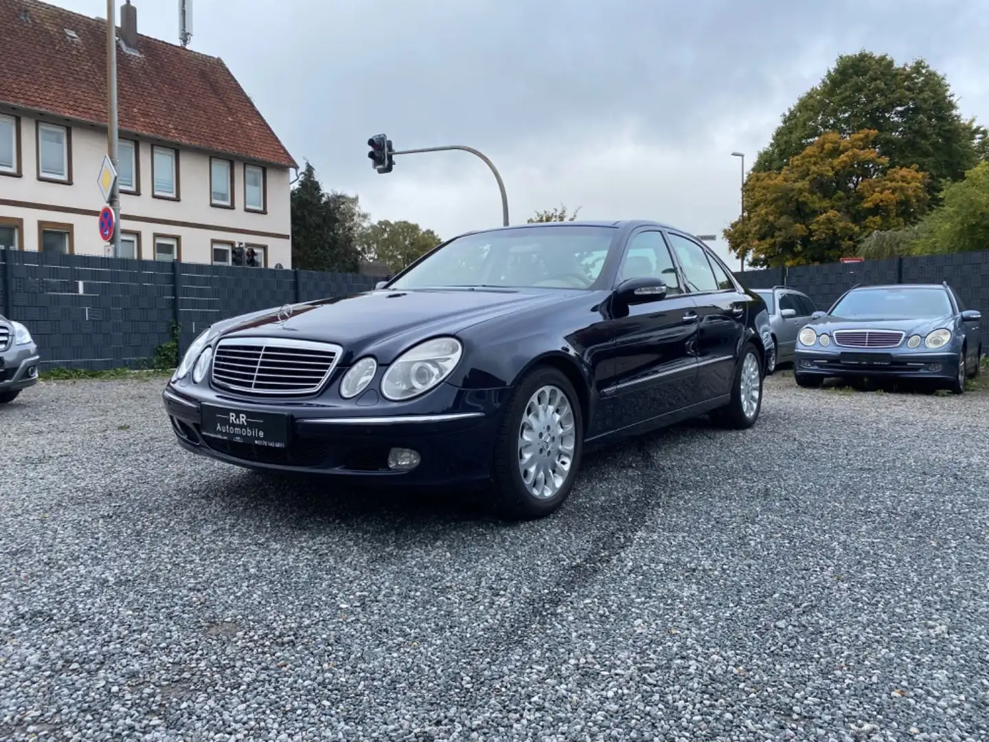 Mercedes-Benz E 320 ELEGANCE 2.Hd HK Sound Pano BiXenon PDC Blau - 1