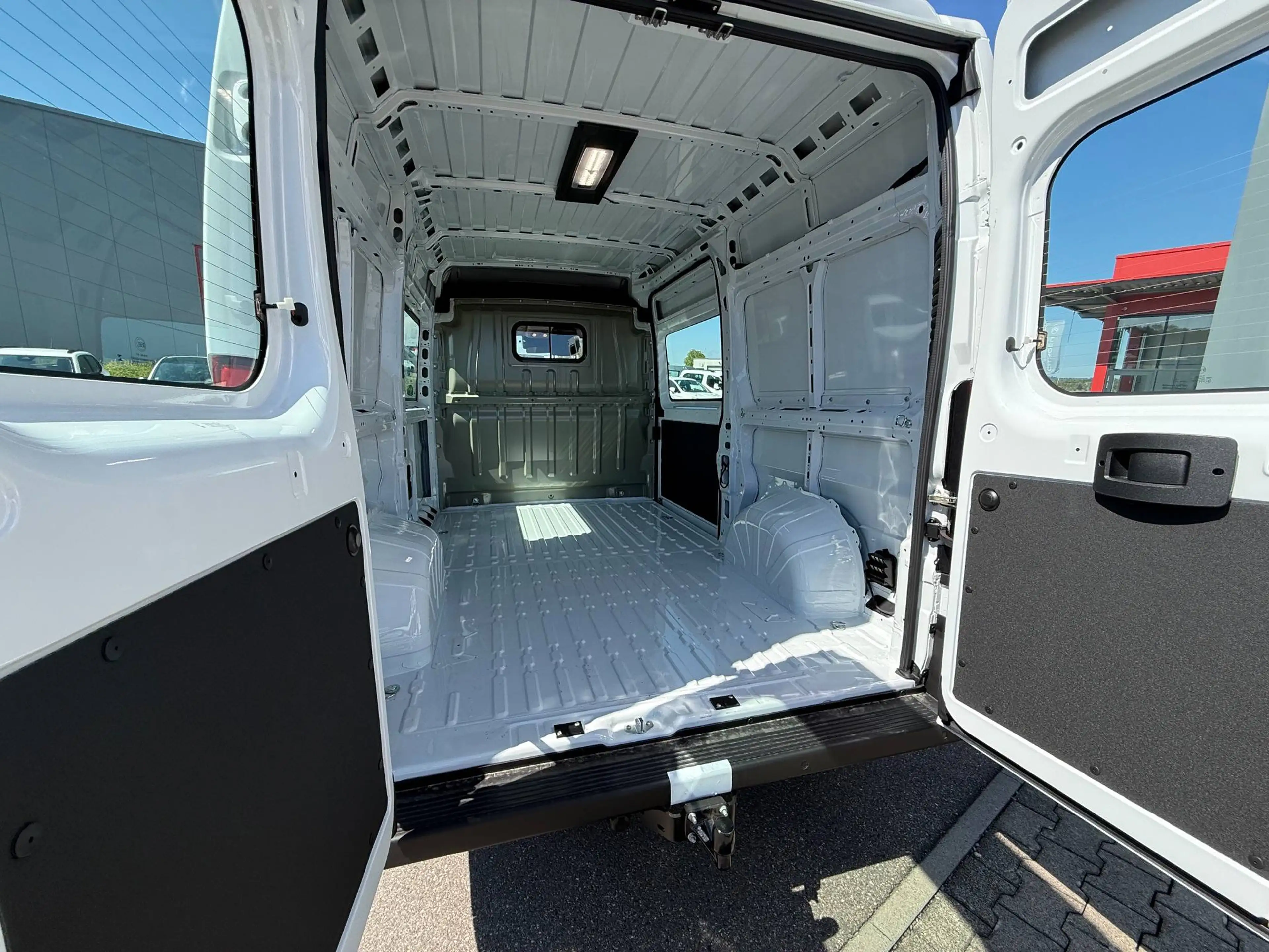 Citroen Jumper 35 L2H2 Blue HDi 140 — photo 7