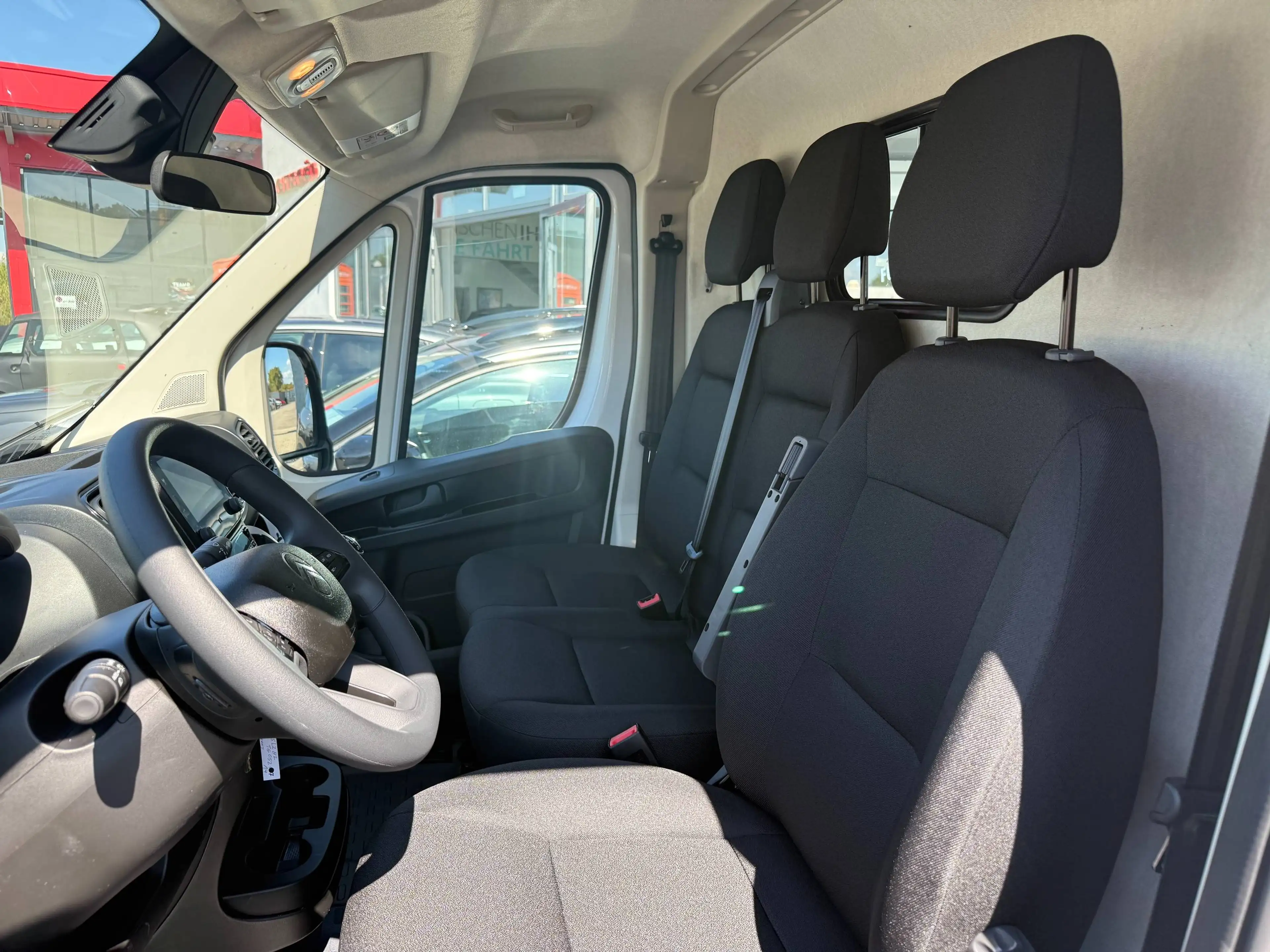Citroen Jumper 35 L2H2 Blue HDi 140 — photo 15