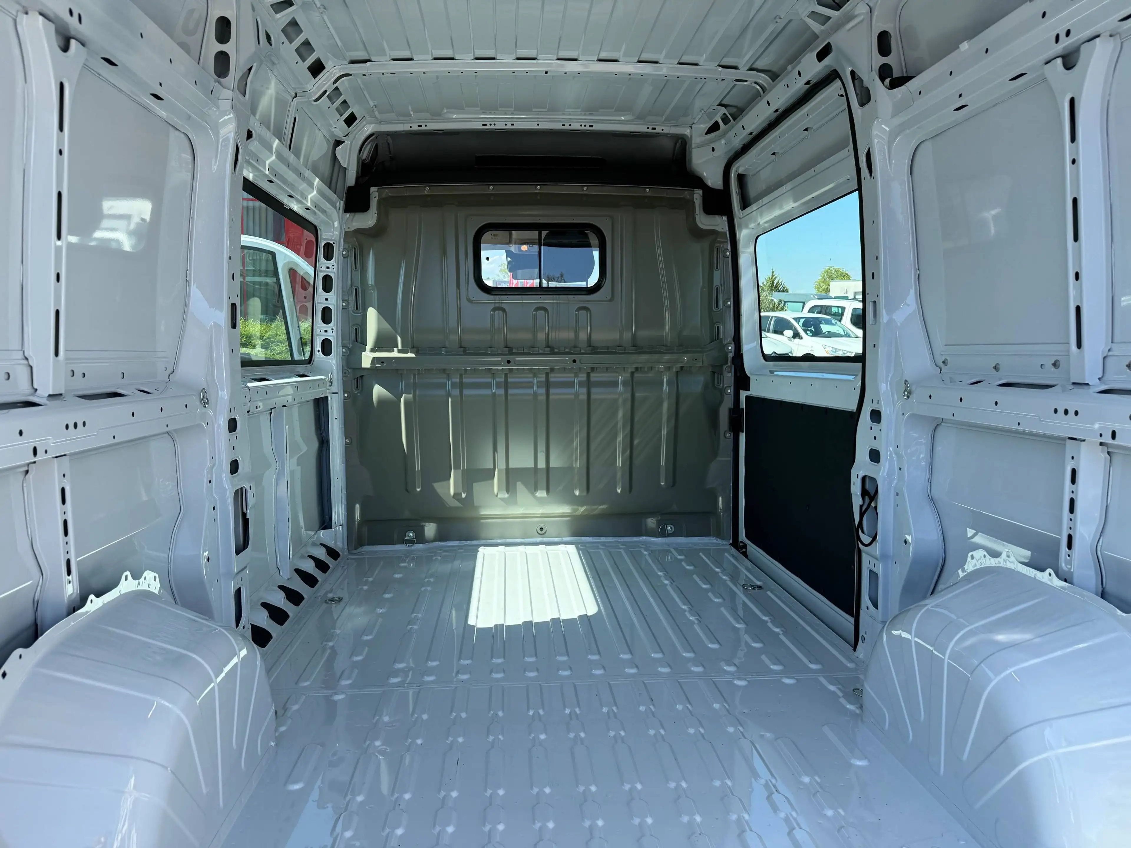 Citroen Jumper 35 L2H2 Blue HDi 140 — photo 8