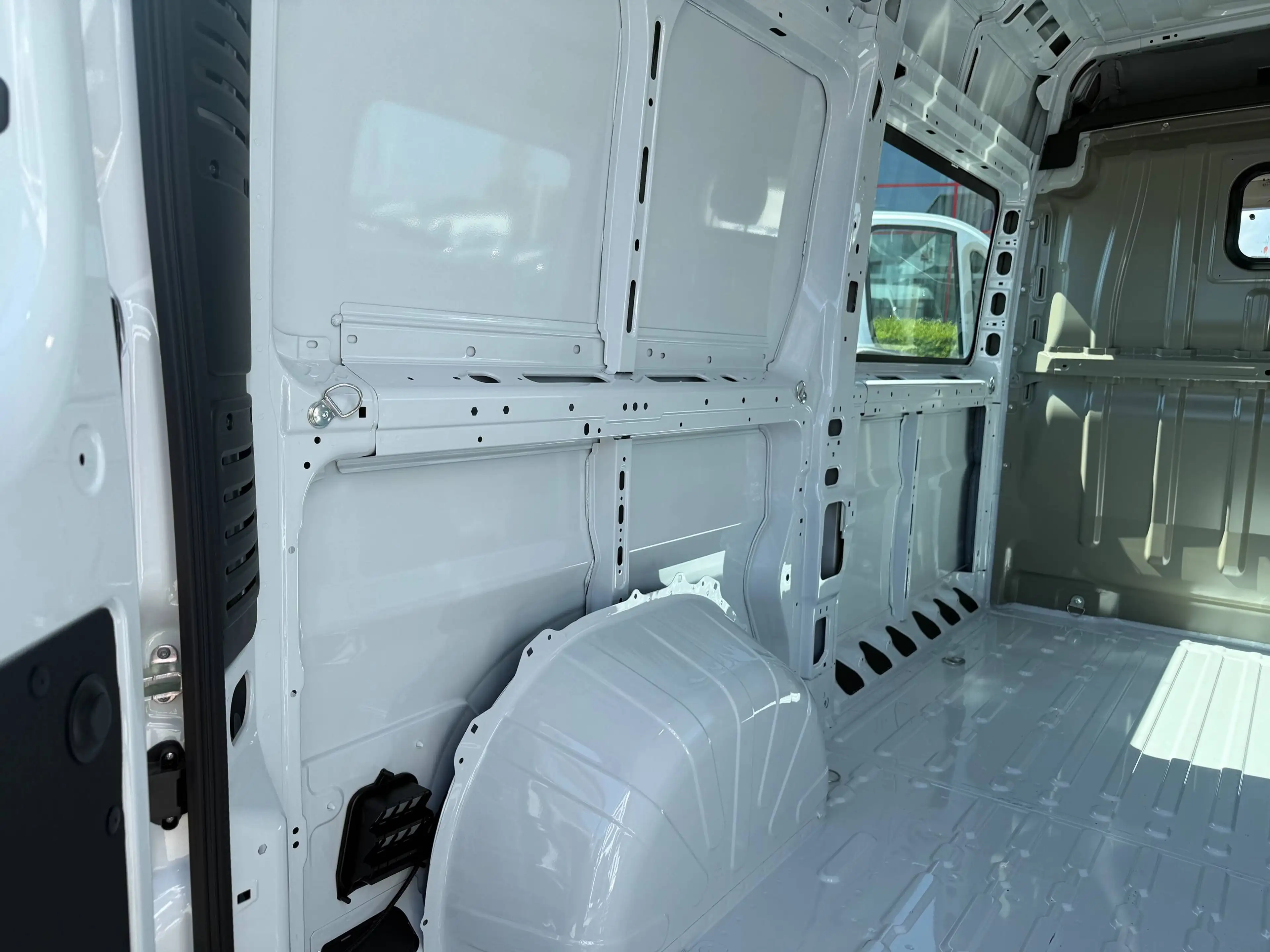 Citroen Jumper 35 L2H2 Blue HDi 140 — photo 11