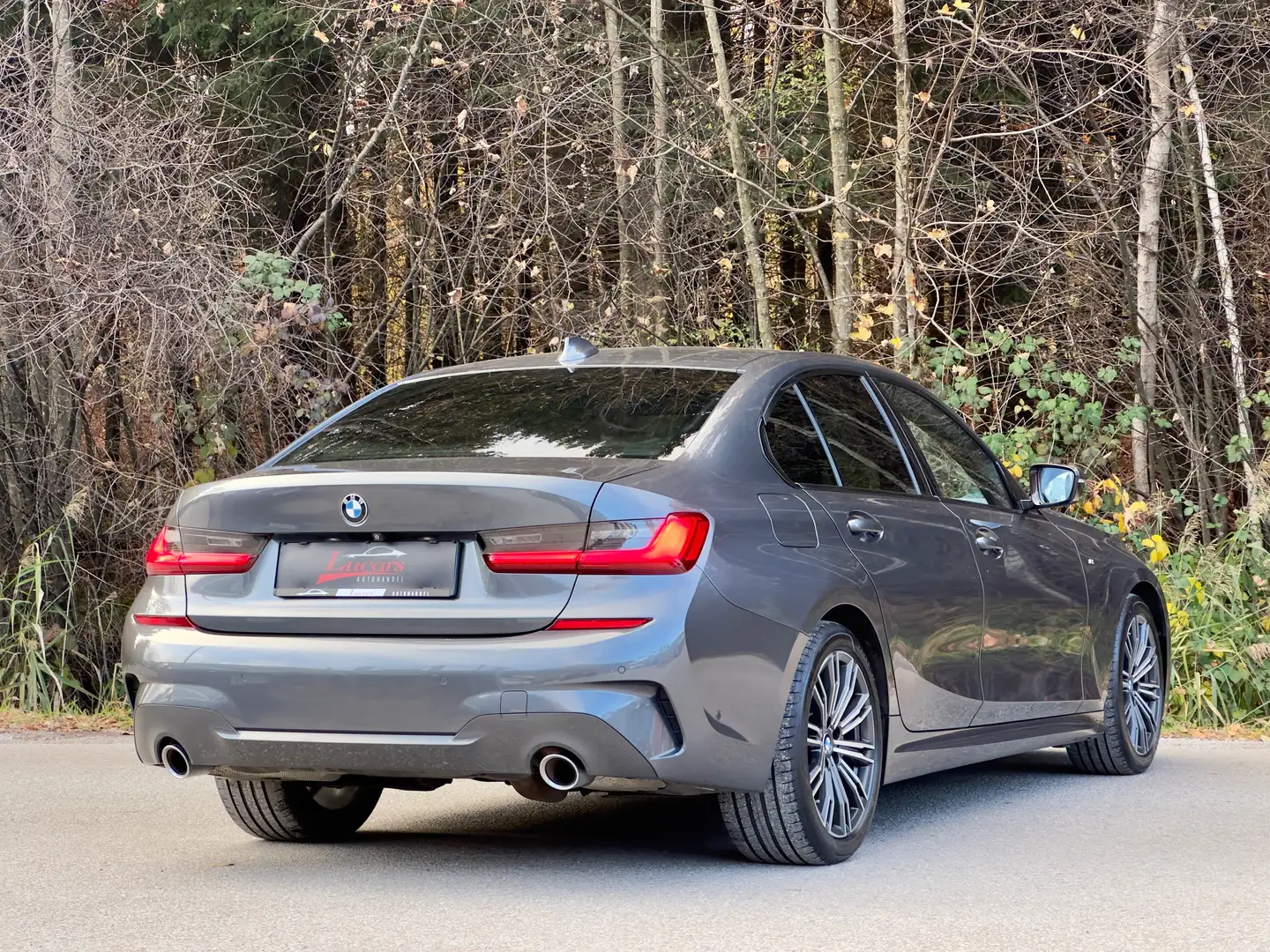 BMW 320 d xDrive M-Sport Aut*ACC*360KAM*DrivingASS*1HAND* Grau - 2