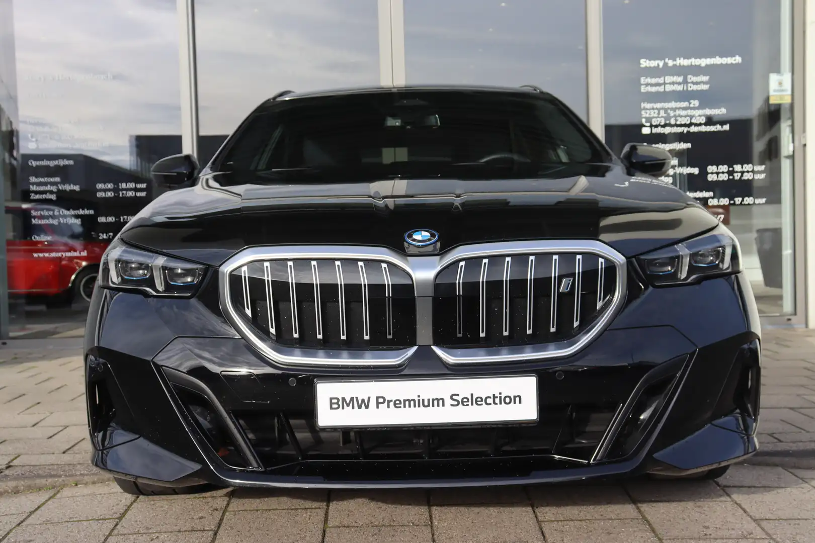 BMW i5 Touring eDrive40 / Adaptieve LED / Parking Assista Schwarz - 2