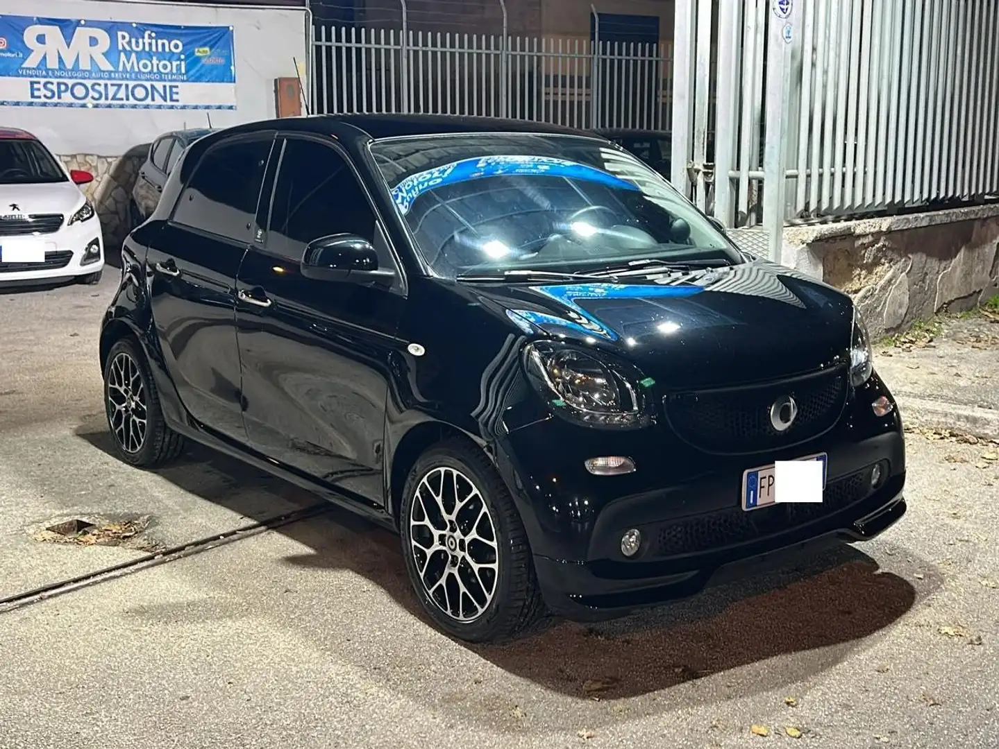 smart forFour Forfour 0.9 t  90cv twinamic BRABUS EXTERIOR GPL Nero - 2