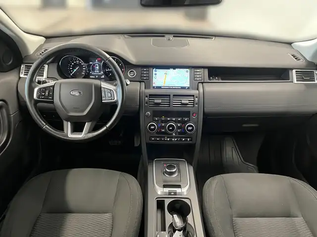 Land Rover Discovery Sport view 8