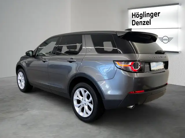 Land Rover Discovery Sport view 9