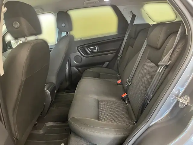 Land Rover Discovery Sport view 6
