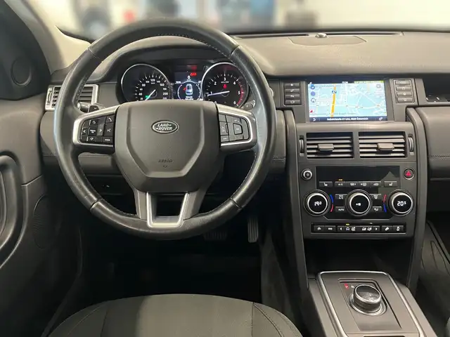 Land Rover Discovery Sport view 7