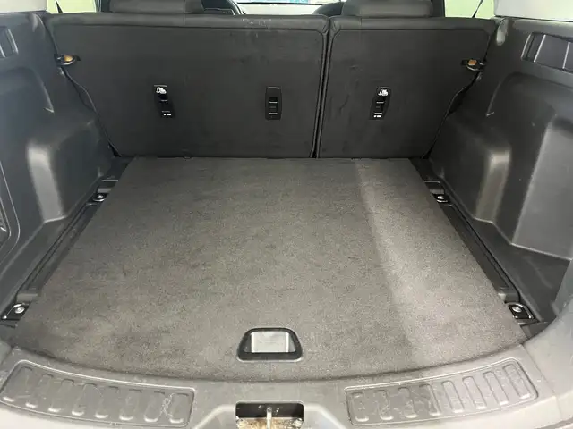 Land Rover Discovery Sport view 10
