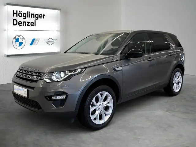 Land Rover Discovery Sport view 2