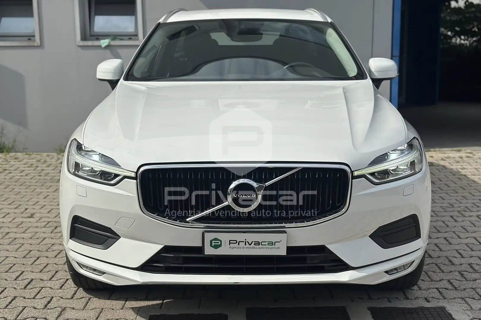 Volvo XC60 XC60 D4 AWD Geartronic Momentum Bianco - 2