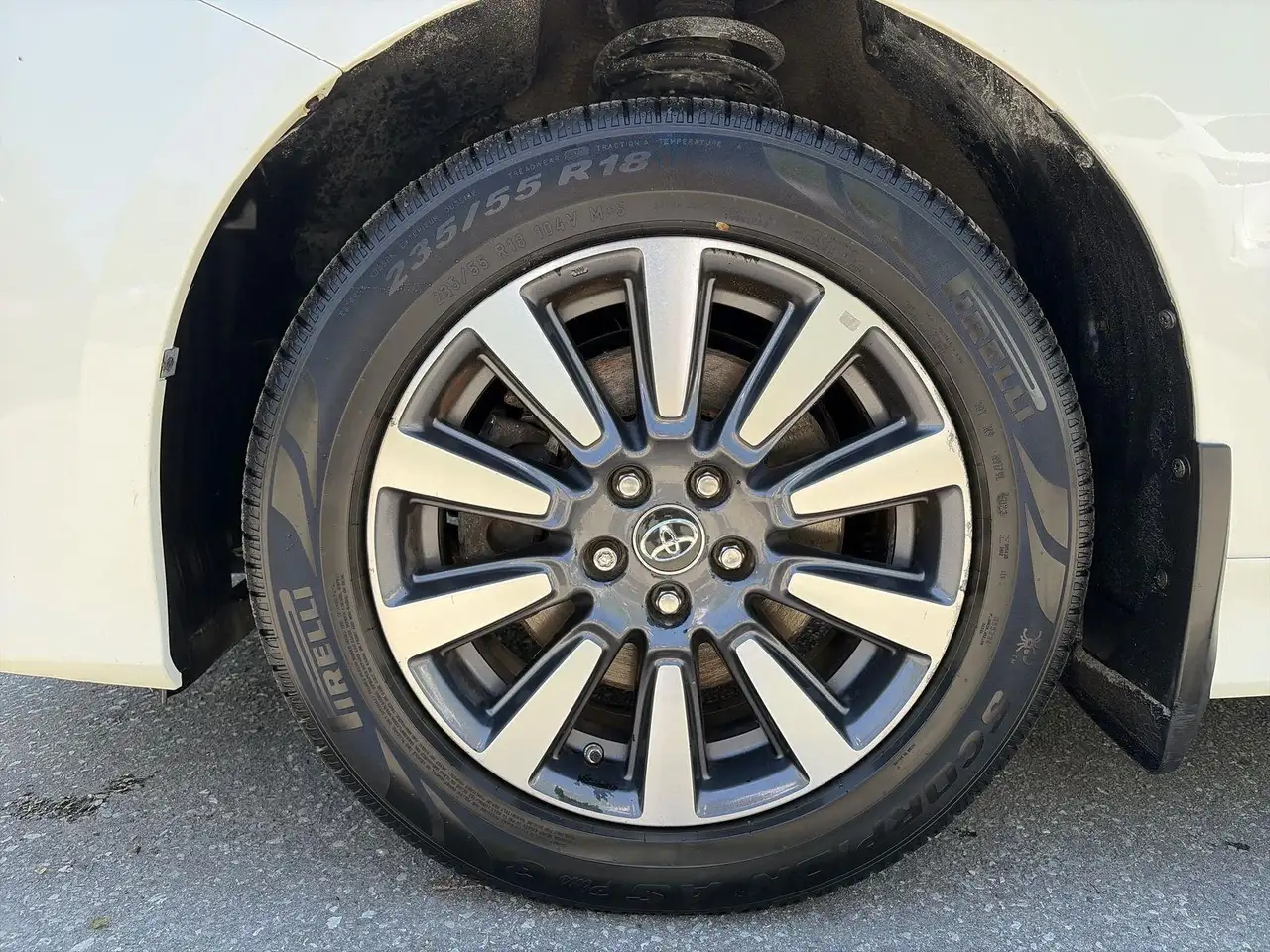 Toyota Sienna снимка Toyota Sienna