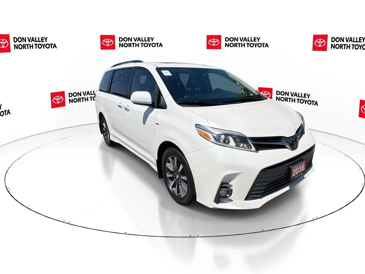 Toyota Sienna снимка Toyota Sienna