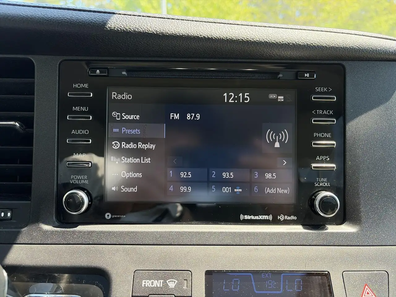 Toyota Sienna снимка Toyota Sienna