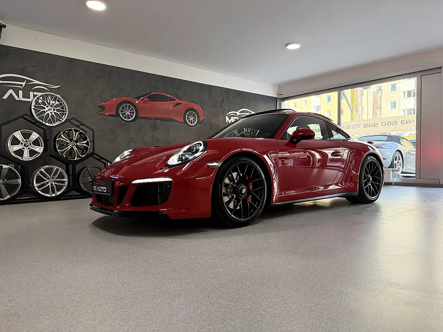 Porsche 911 Carrera 4 GTS PDK *AKRA*CARBON*ACC*KARMIN-ROT*S... Rot - 1