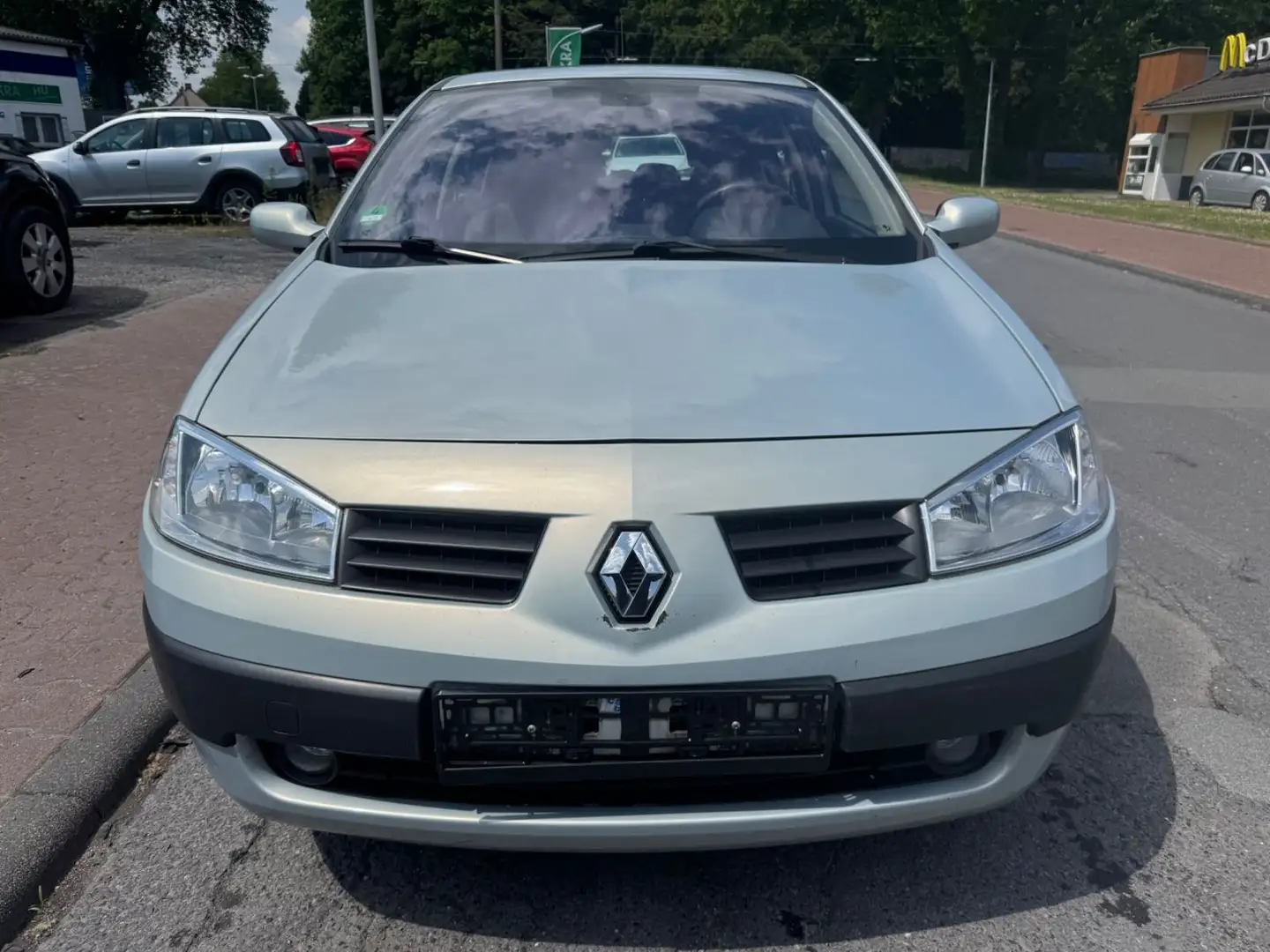Renault Megane LUXE/1.HAND/KLIMAAUT/KEYLESS/TÜV-SERVICE-NEU! Altın - 2