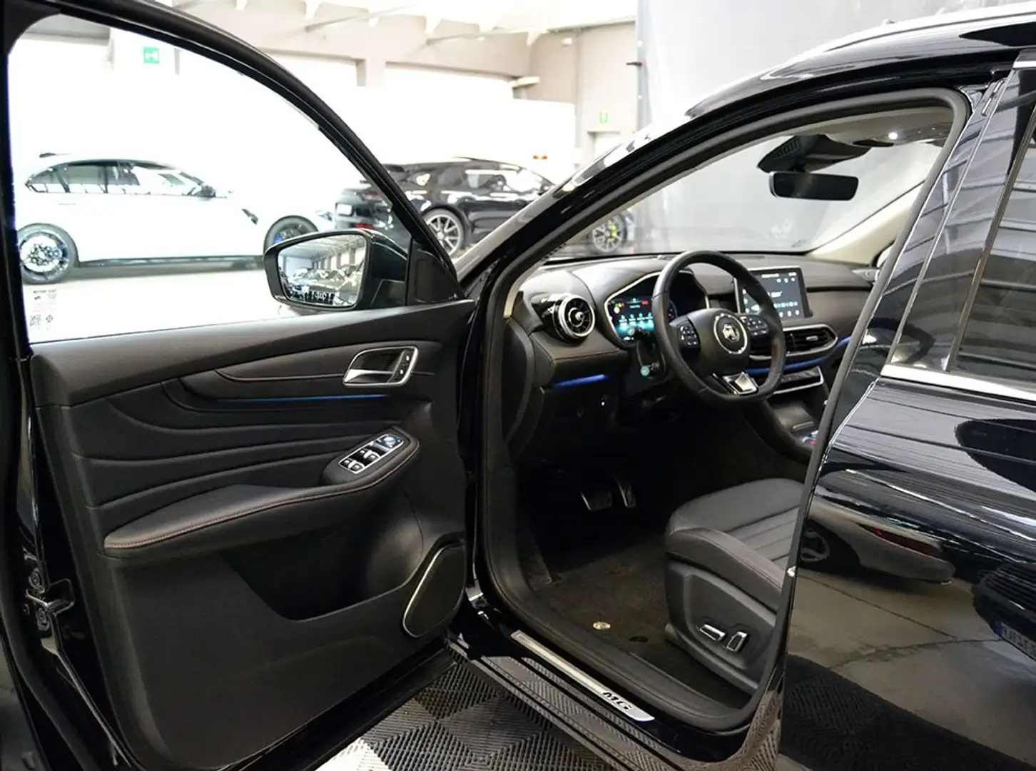 MG HS 1.5T-GDI Luxury Tetto-Sedili Sportivi 1Propr ** Nero - 2