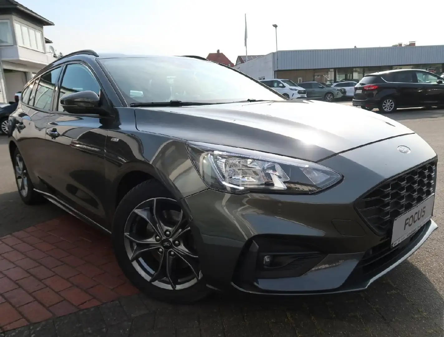 Ford Focus ST-Line Turnier, Winter Paket, Navi, RFK, LED Gris - 2