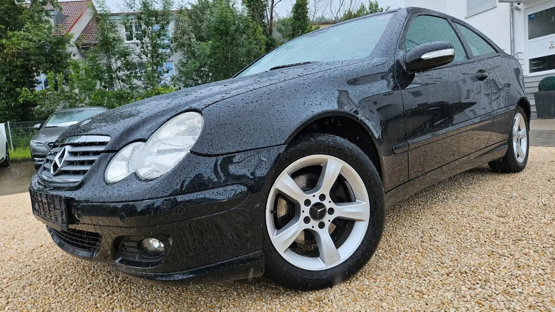 Mercedes-Benz C 180 C +PANO+NAVI+TÜV+GARANTIE+PARKS+KLIMA+SITZ Schwarz - 1
