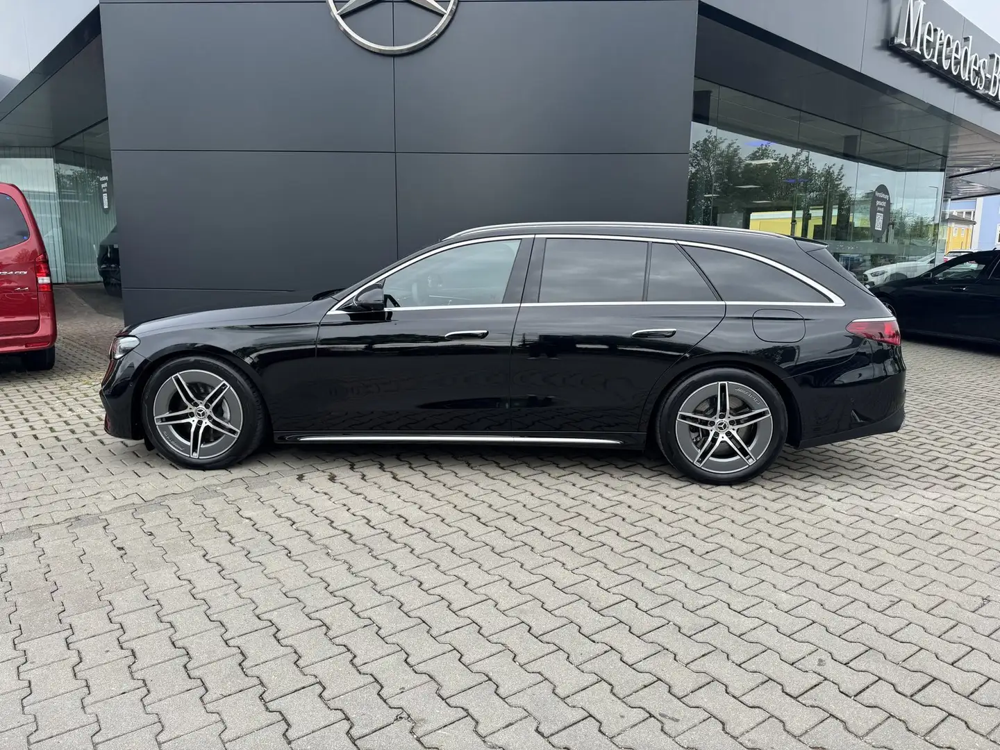 Mercedes-Benz E 300 Tde 4M AMG Advanced+AIRMATIC*Pno*AHK*4D* Schwarz - 2