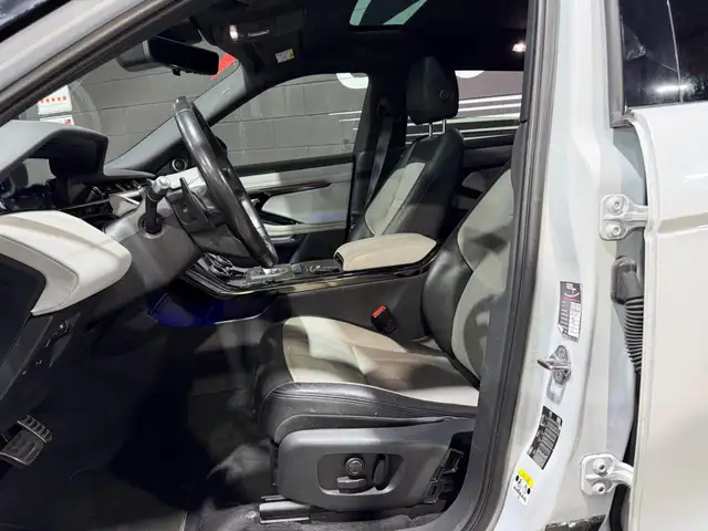 Land Rover Range Rover Evoque view 11
