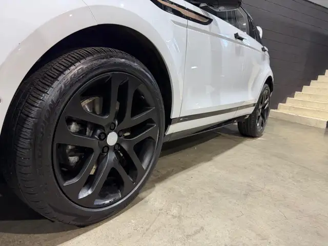 Land Rover Range Rover Evoque view 9