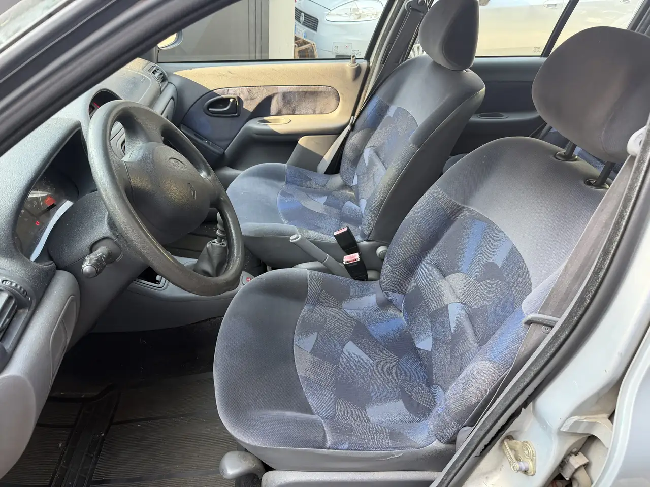 Renault Clio 5p 1.2 Limited Pack S, foto 3