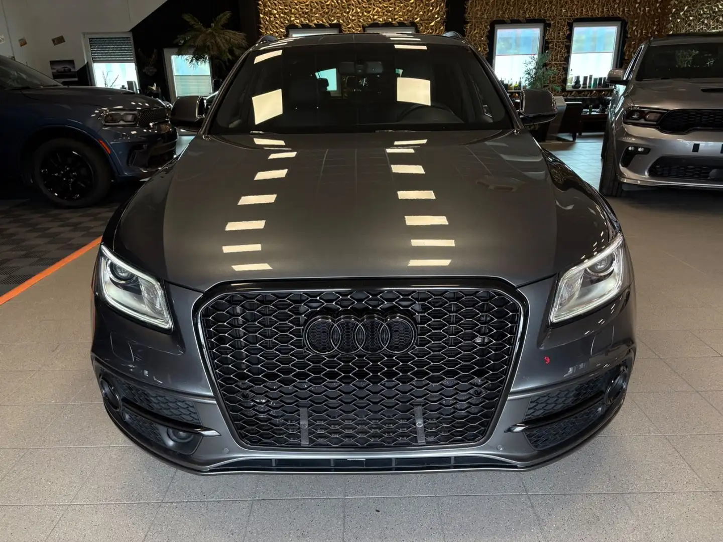 Audi Q5 3.0 TDI quattro/2xS-Line/B&O/21"/Pano/2. Hand Grau - 2