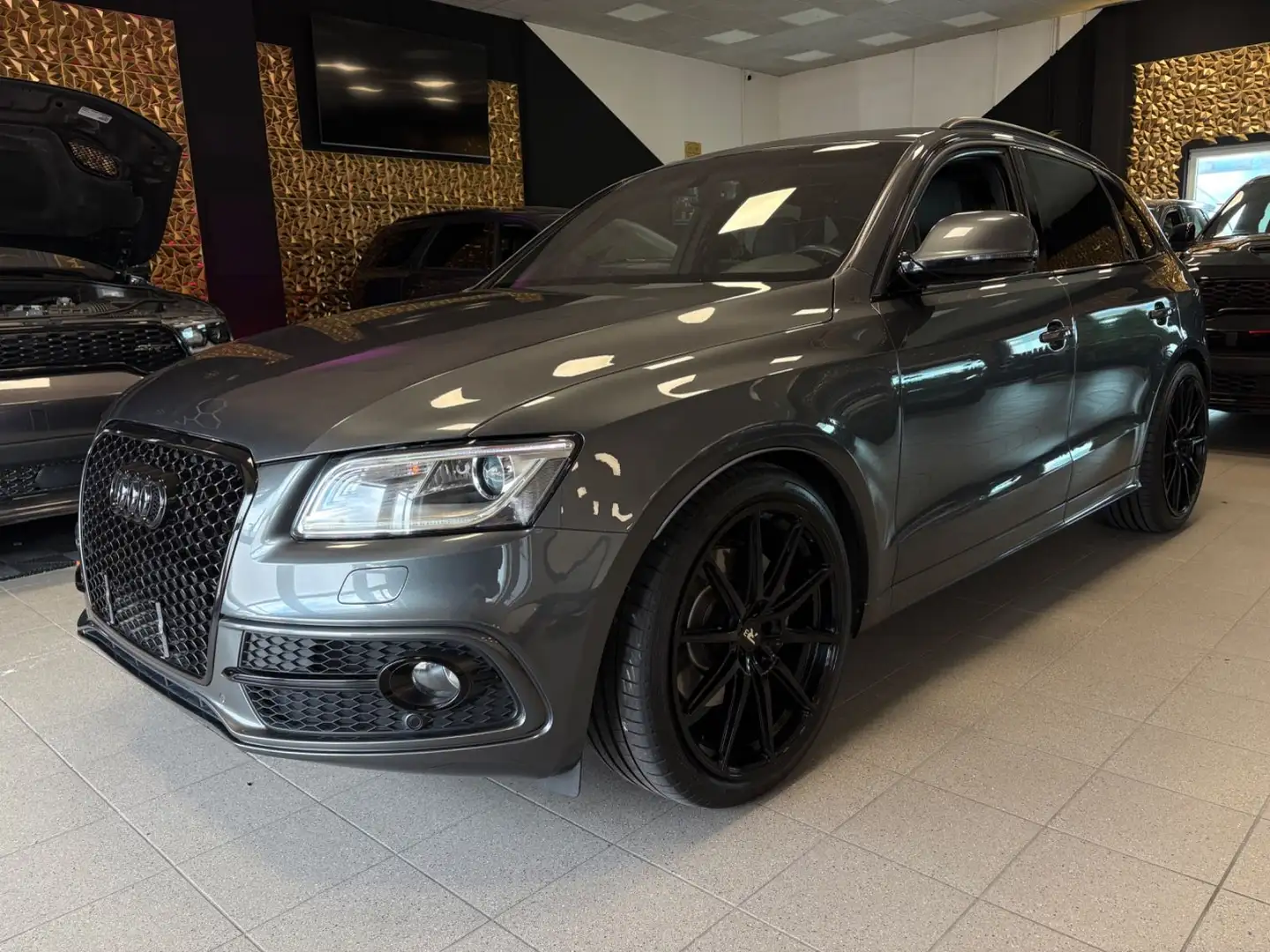Audi Q5 3.0 TDI quattro/2xS-Line/B&O/21"/Pano/2. Hand Grau - 1