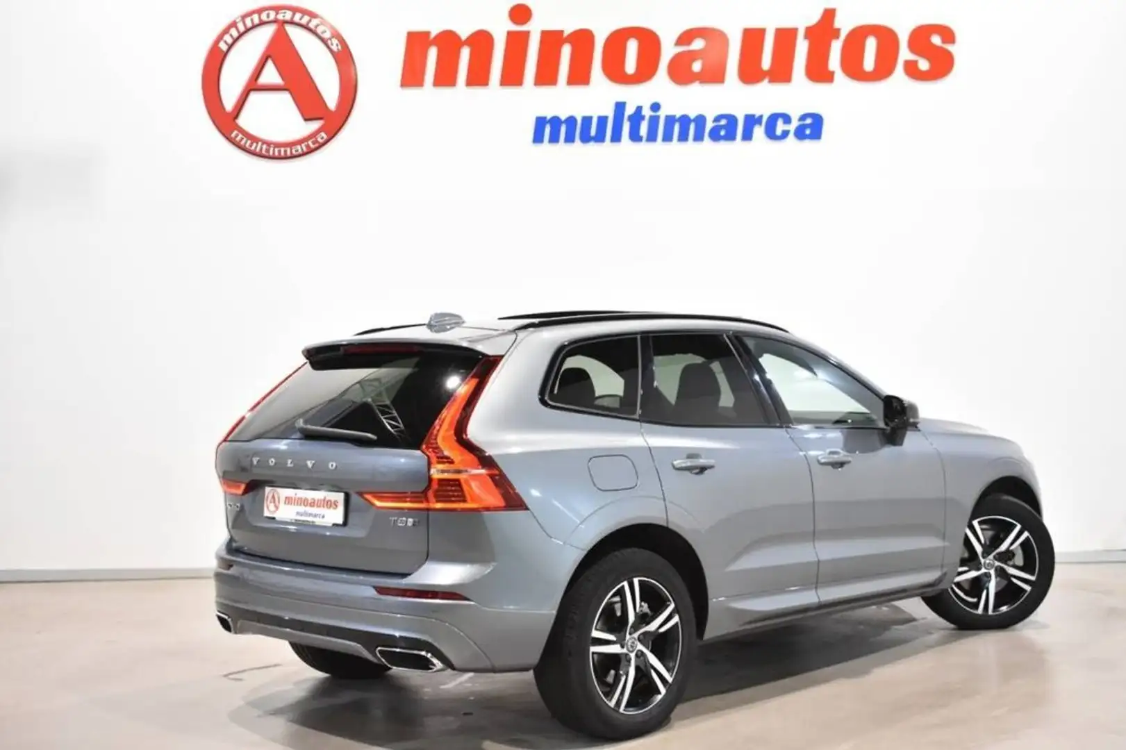 Volvo XC60 R-DESIGN 2.0 T8 PLUG-IN HYBRID AWD 390 CV TWIN ENG Gris - 2