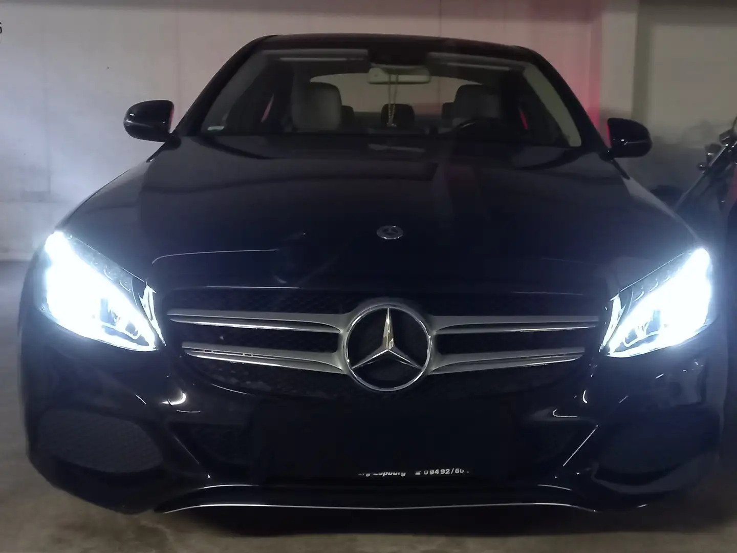 Mercedes-Benz C 180 Avantgarde Schwarz - 2