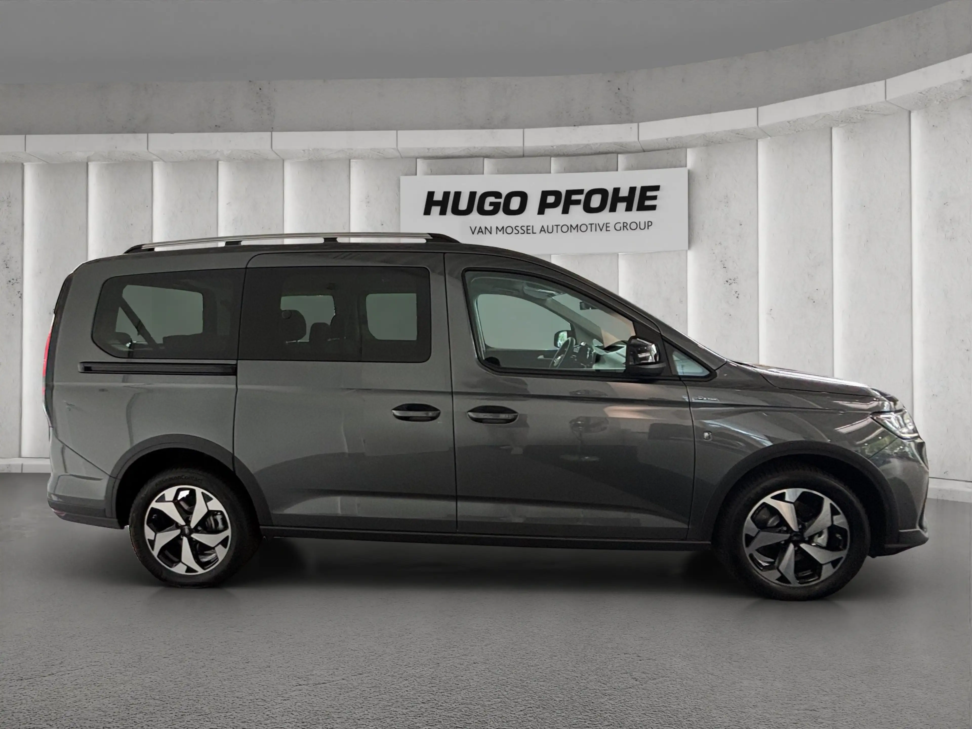 Ford Grand Tourneo Connect L2 Active 1.5 EcoBoost PHEV MJ 2026.75 — photo 6