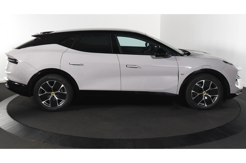 Lotus Eletre EDS 450 4WD 112 kWh — photo 6